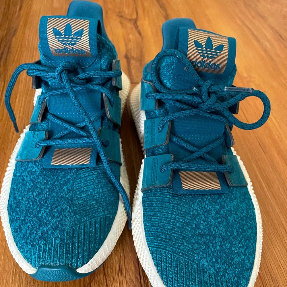 Teal Adidas “Prophere” sneaker